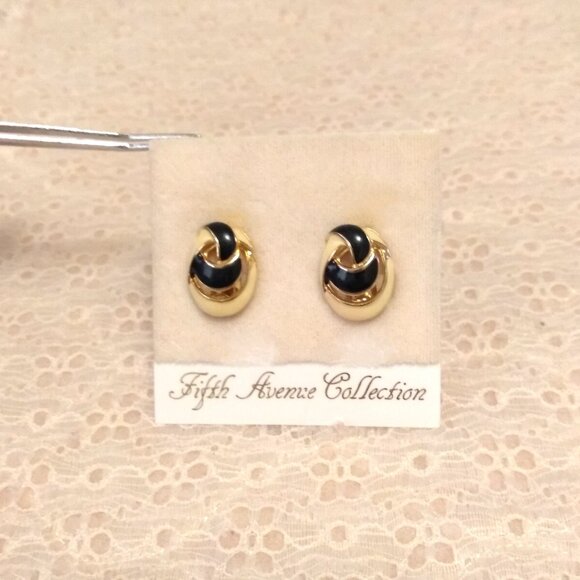 Vintage Cream Blue Enamel Gold Tone Art Deco Oval Earrings Non-Pierced Clip - Picture 3 of 7